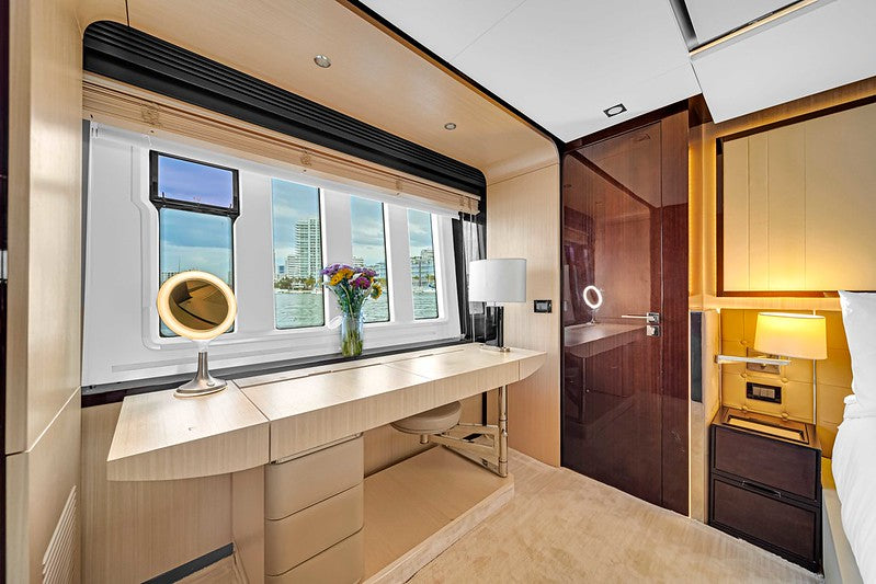 84" Azimut