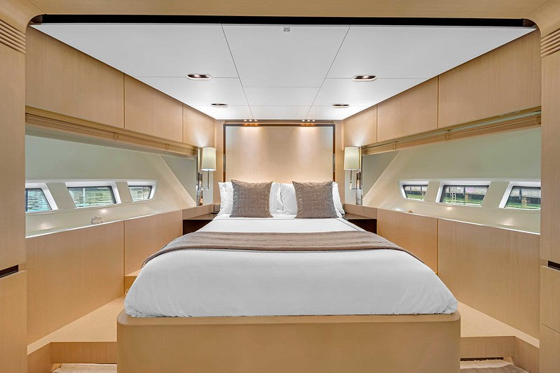 84" Azimut
