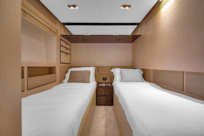 84" Azimut